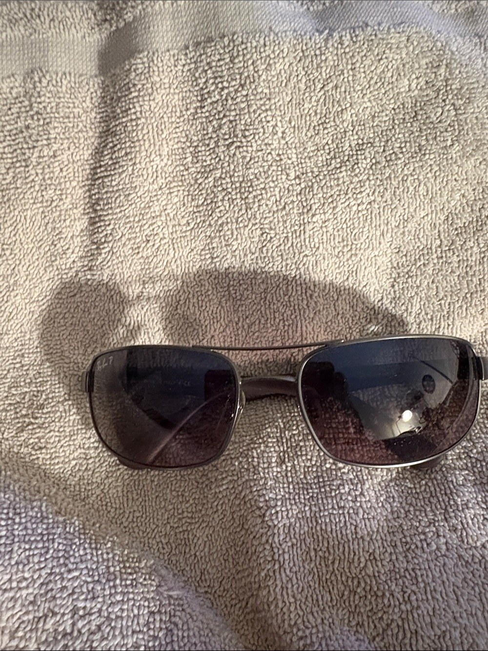 Ray-Ban Men’s Black Metal Frame Sunglasses with Dark Lenses